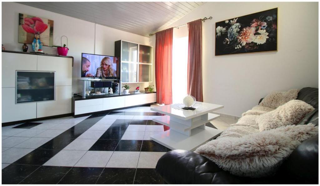 Apartmán Mikelin Primošten Exteriér fotografie