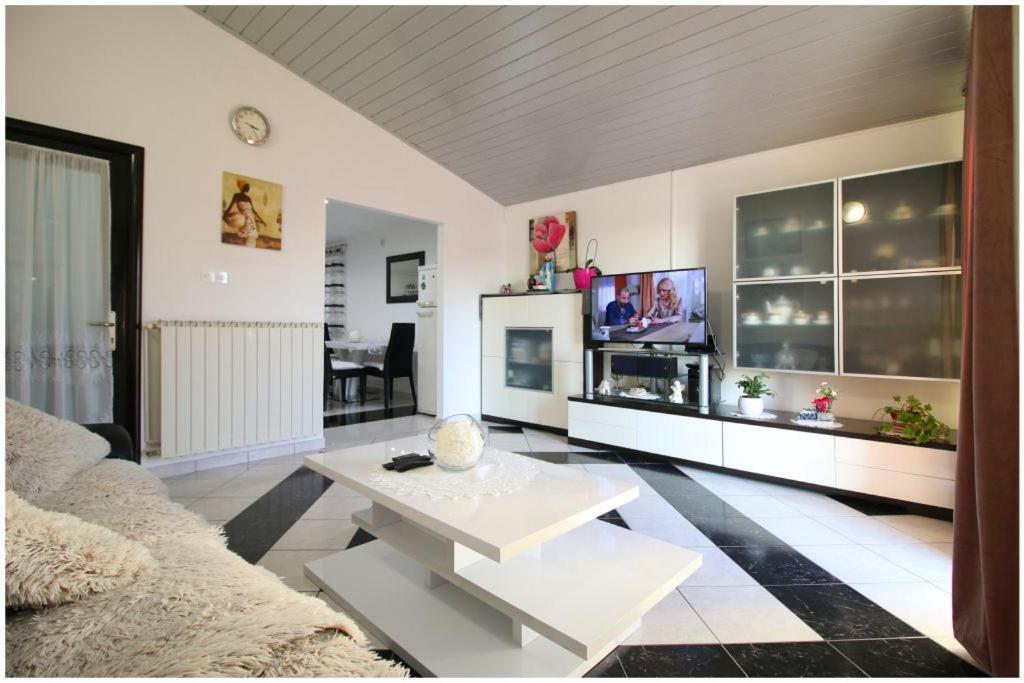 Apartmán Mikelin Primošten Exteriér fotografie